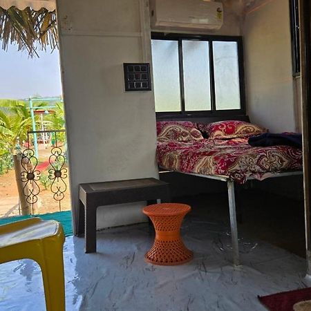 Sea Touch Beach Resort Harihareshwar Екстер'єр фото
