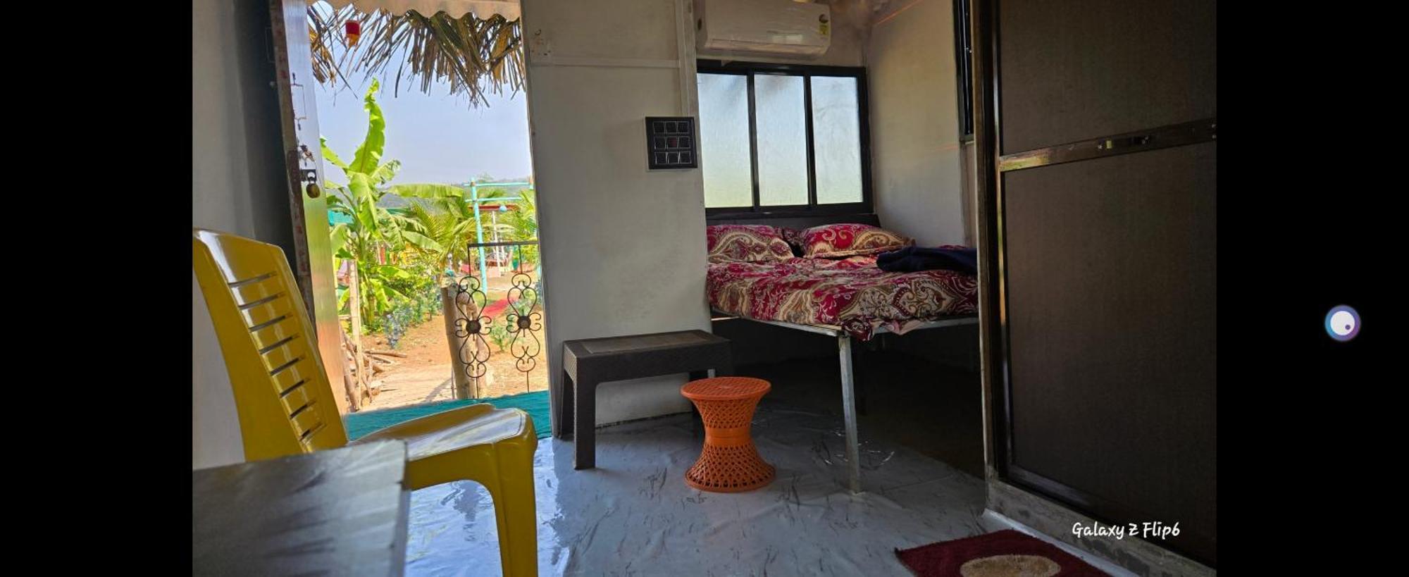 Sea Touch Beach Resort Harihareshwar Екстер'єр фото