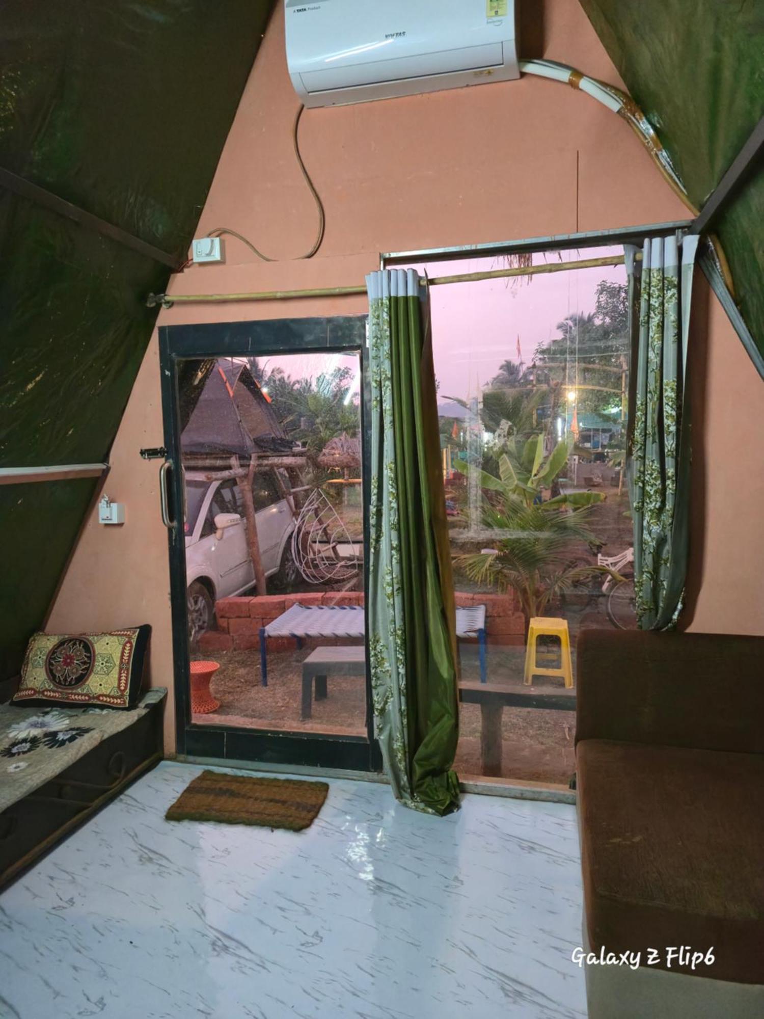 Sea Touch Beach Resort Harihareshwar Номер фото